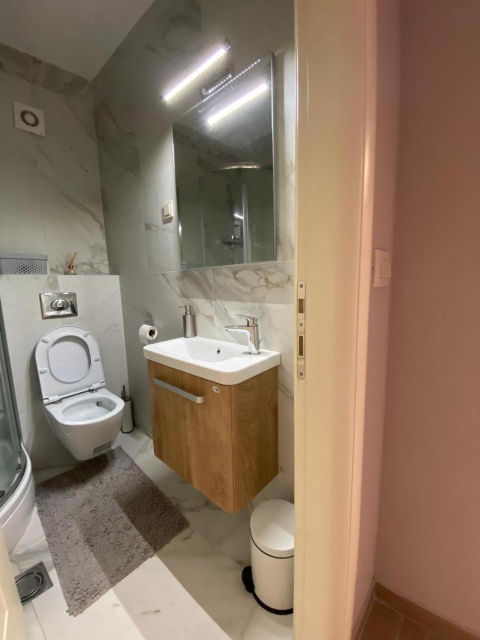 Apartman Tara Tivat Exteriör bild