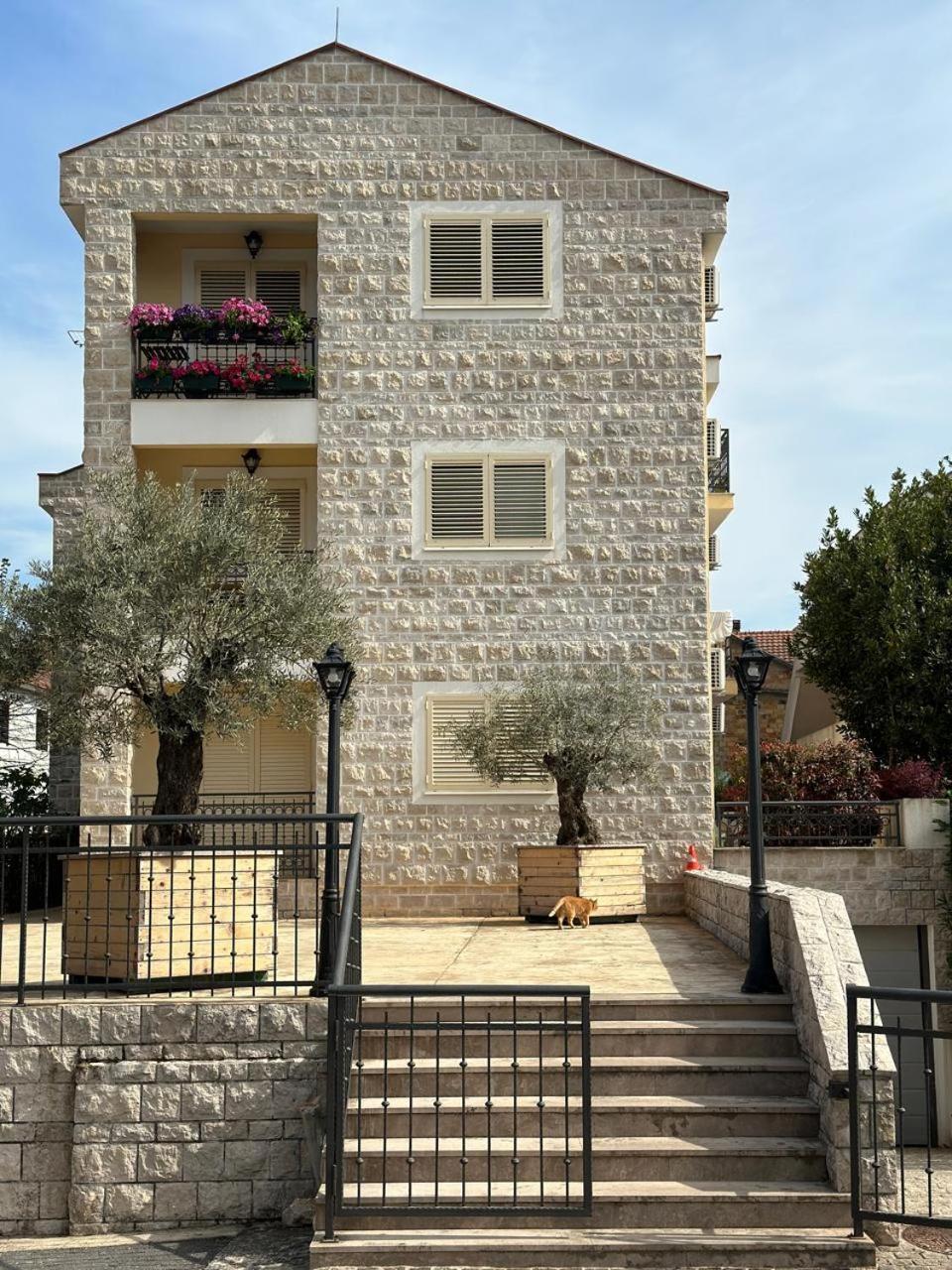 Apartman Tara Tivat Exteriör bild